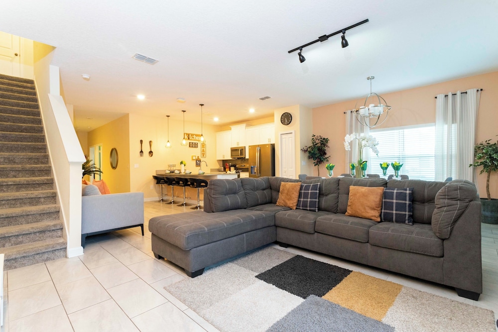 Magnificent 5Bd w Pool @ Storey Lake 4800 - photo 26