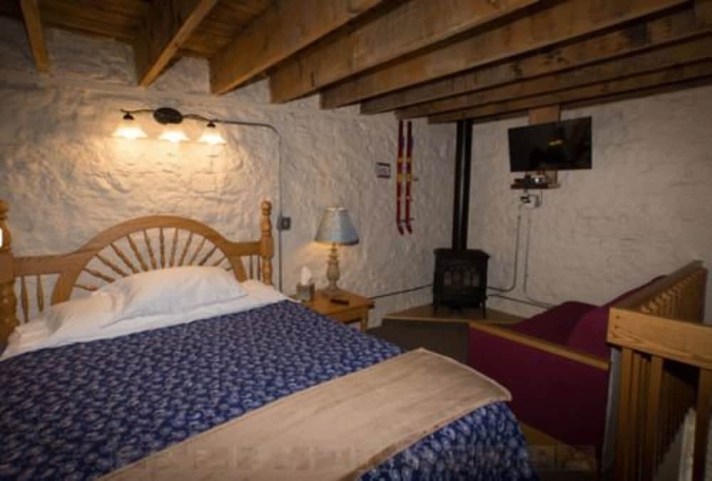 Stone Mill Hotel & Suites - photo 14