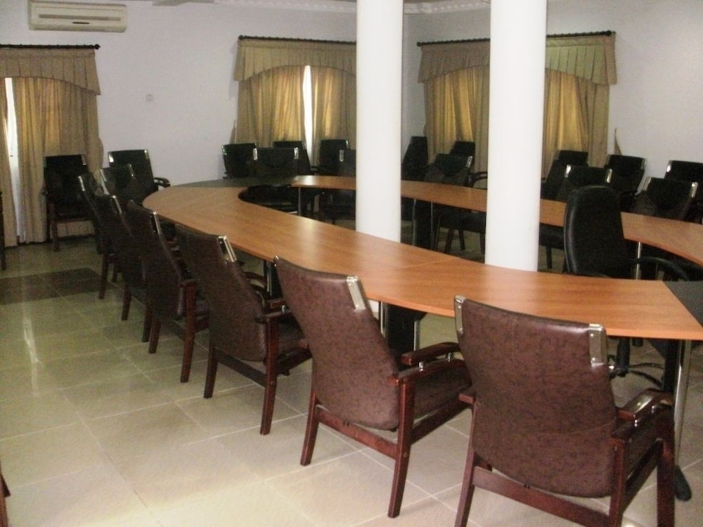 Meaglent Hotel - last minute hotel in Accra
