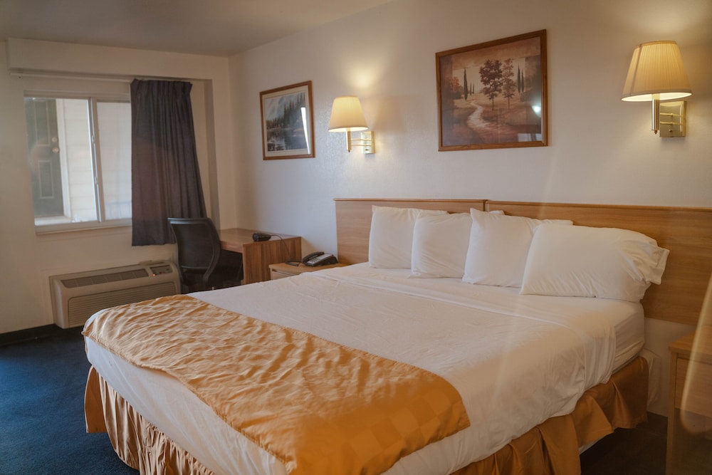 Haysville Express Inn - photo 8
