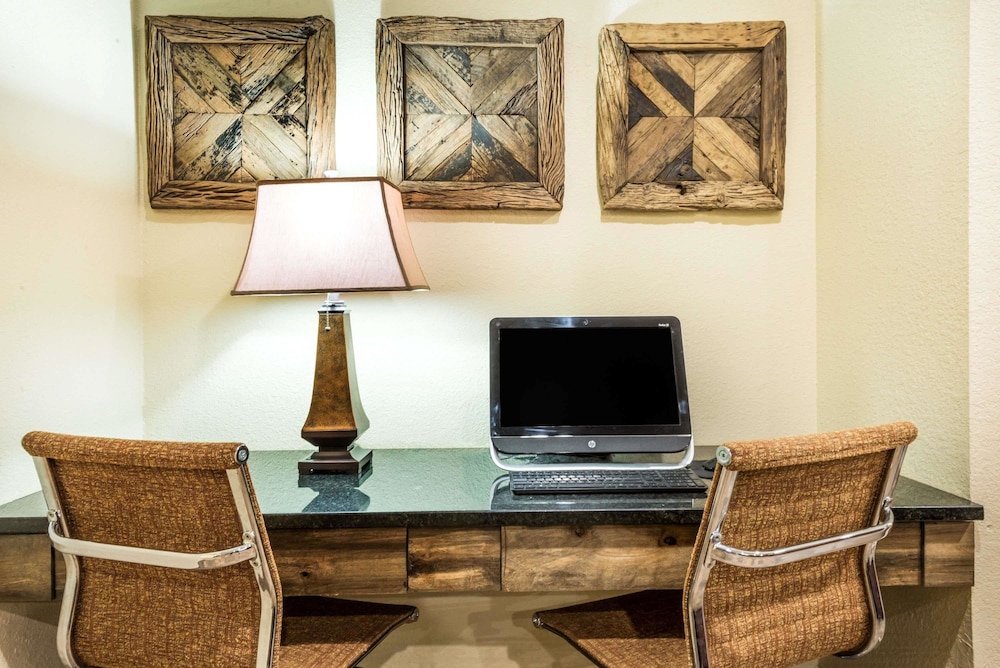Super 8 by Wyndham Clovis - photo 16