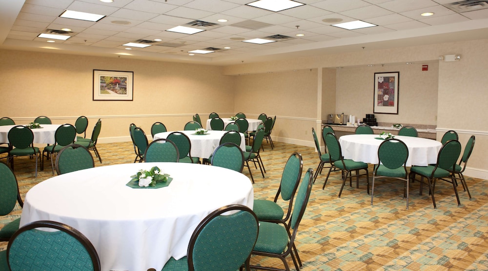 Hilton Garden Inn Secaucus Meadowlands - photo 48