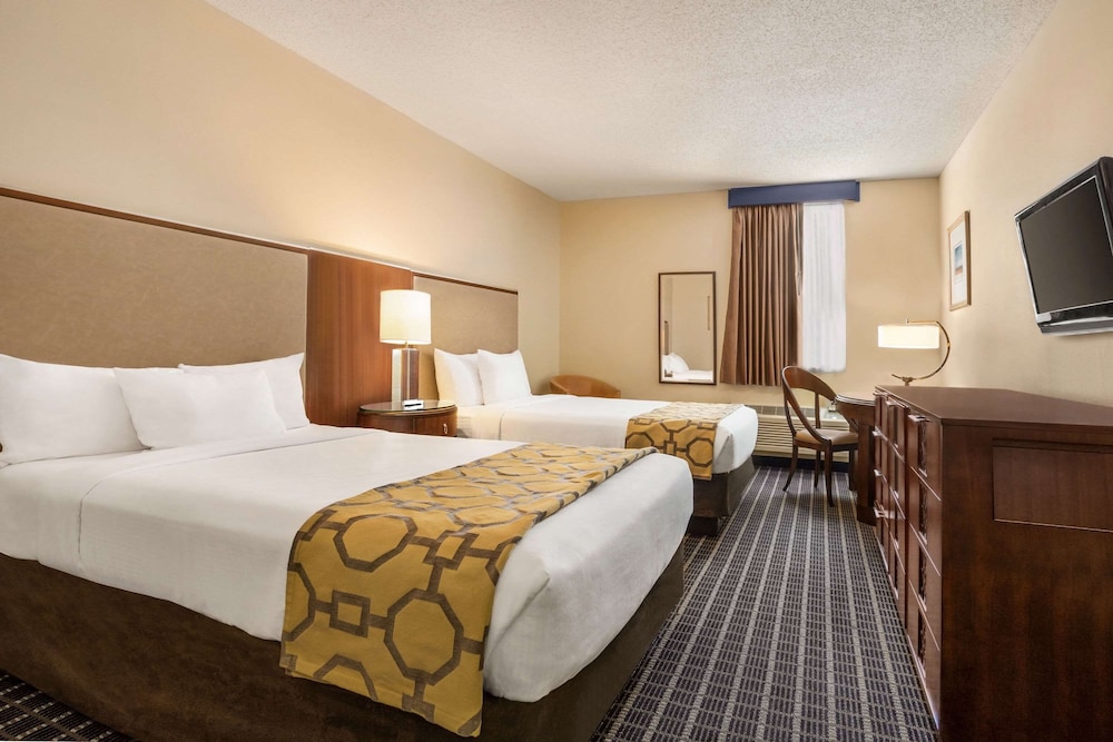 Belmont Inn & Suites - photo 4