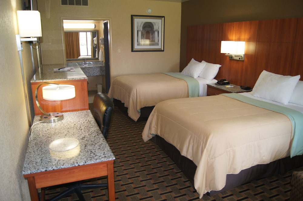 Days Inn by Wyndham Durham Near Duke University - photo 23