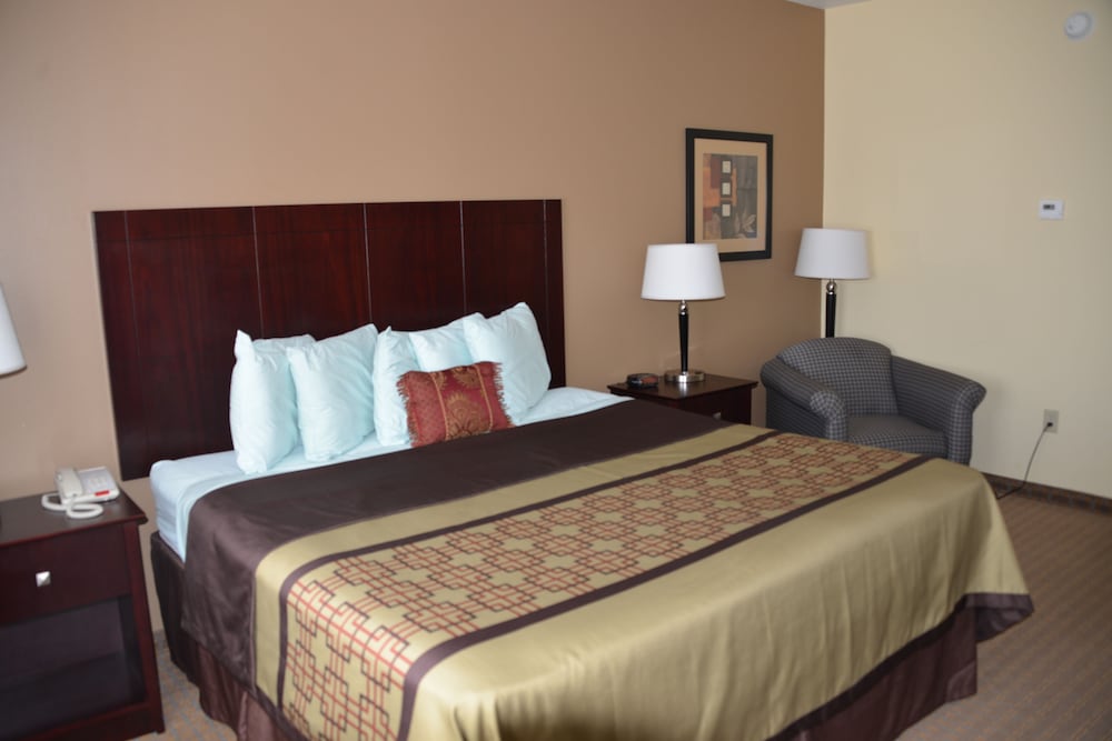 Irish Inn And Suites - photo 9