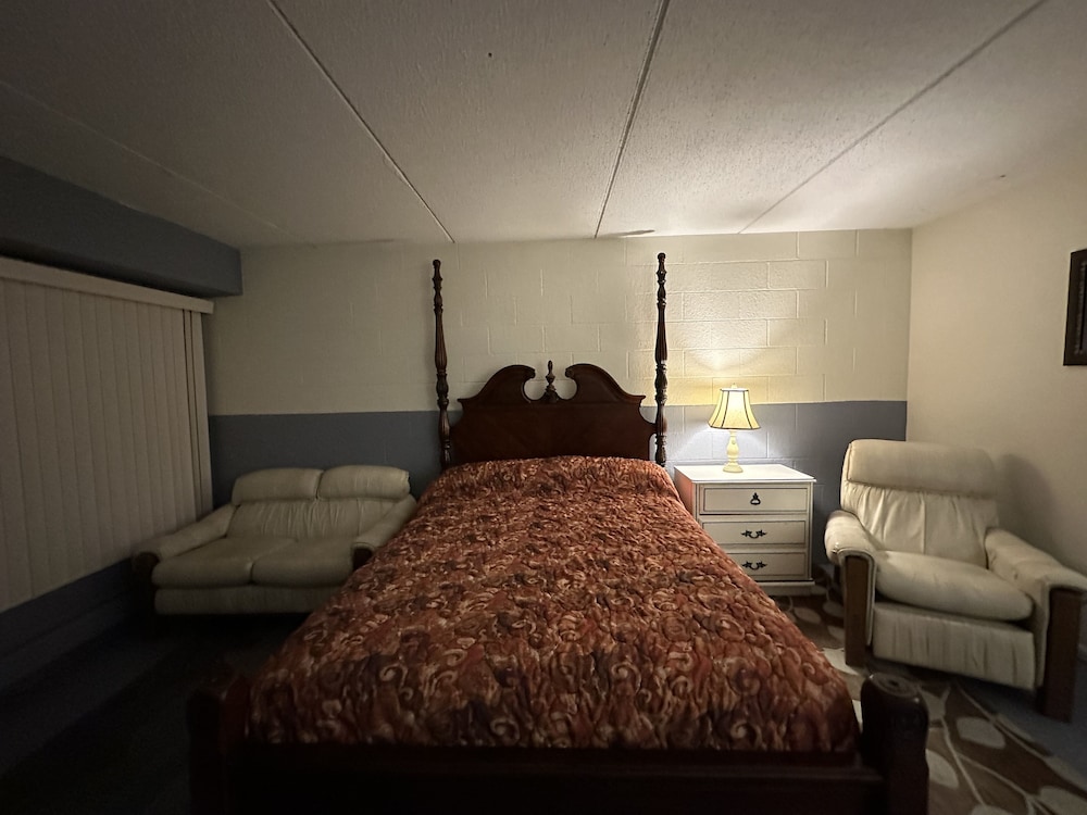 J E Hotel & Suites - photo 7