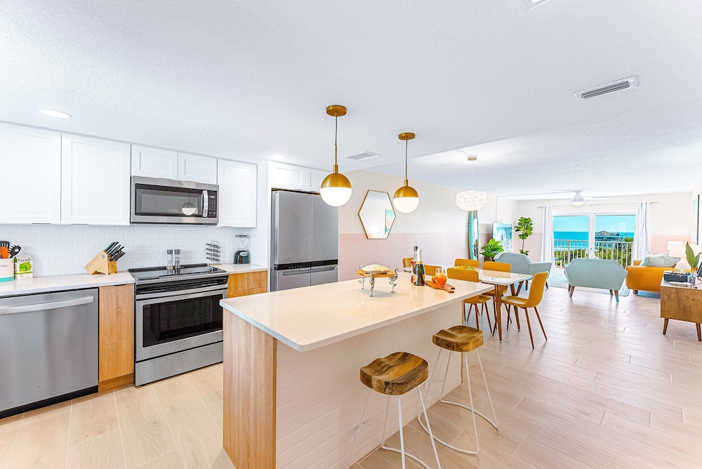 Cocoa Beach Towers by Happy Palm Stays - photo 36