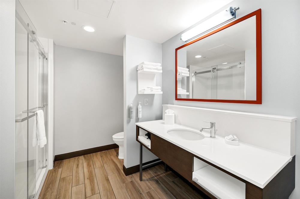 Hampton Inn & Suites Logan - photo 40