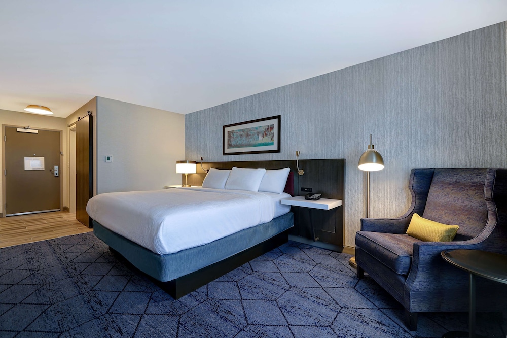 Hilton Garden Inn Cedar Rapids - photo 16