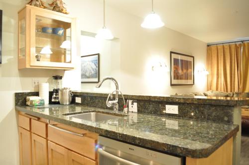 Juniper Springs Lodge # 203 — 4-Star Luxury Hotel in Mammoth Lakes, United States