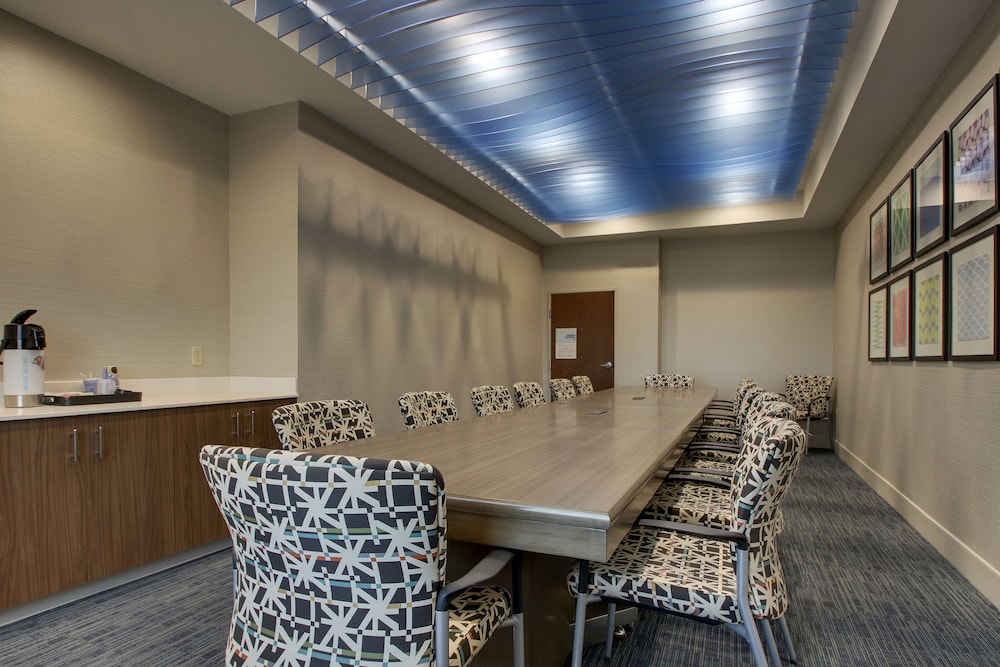 Holiday Inn Express Hotel & Suites Vernon College Area by IHG - photo 52