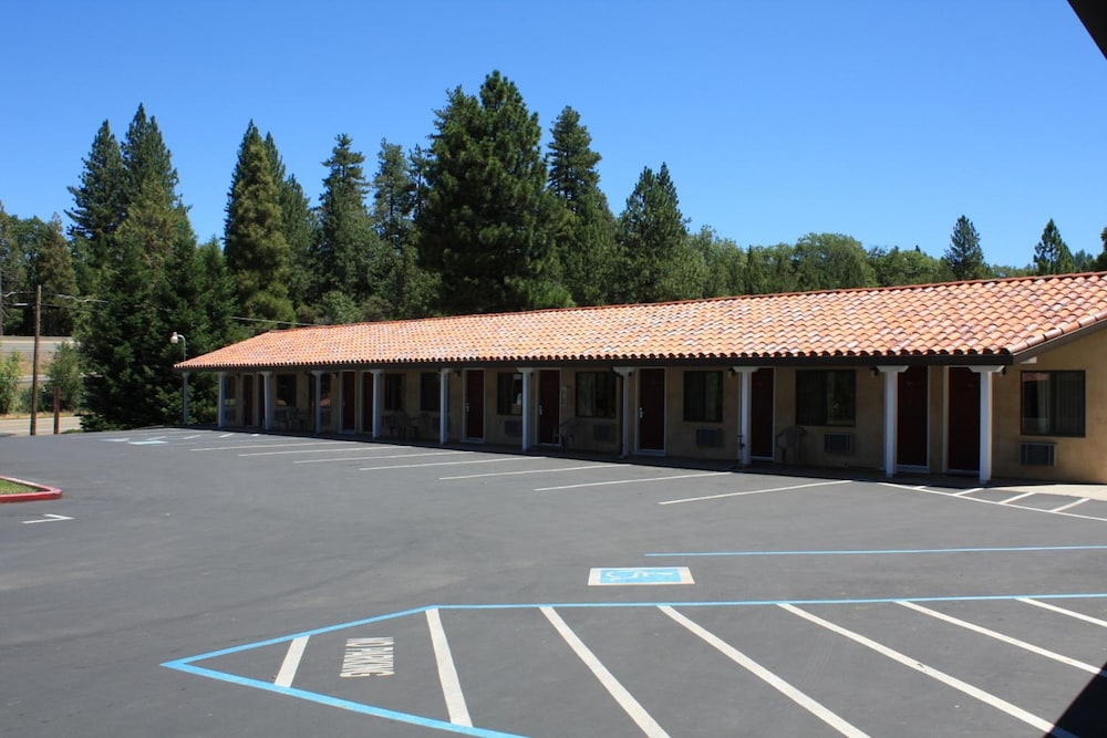 Gold Trail Motor Lodge - photo 21