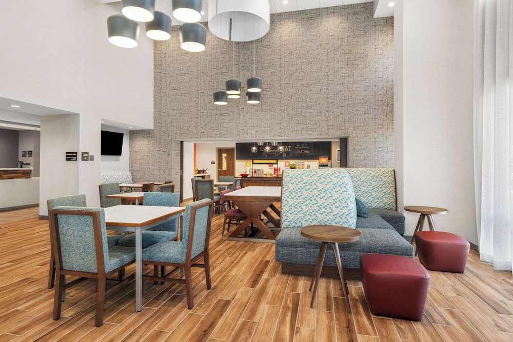 Hampton Inn & Suites by Hilton Bakersfield Central - photo 48