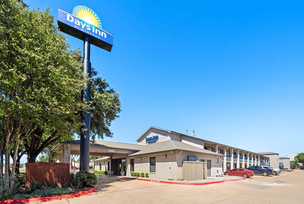 Days Inn by Wyndham Round Rock - photo 3