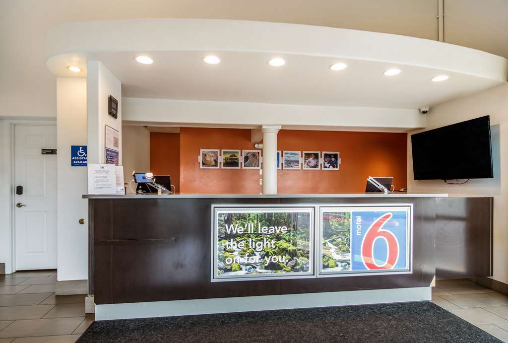Motel 6 Vancouver WA - photo 27