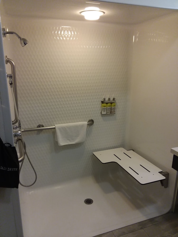 Candlewood Suites Knoxville Airport Alcoa by IHG - photo 40