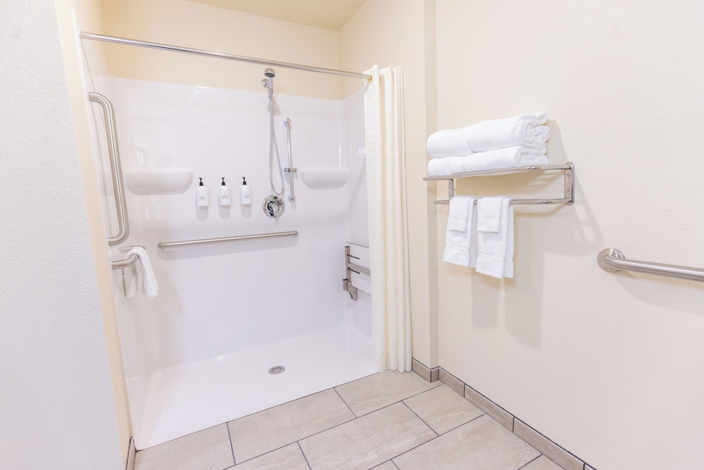 Cobblestone Inn & Suites Winters - photo 43
