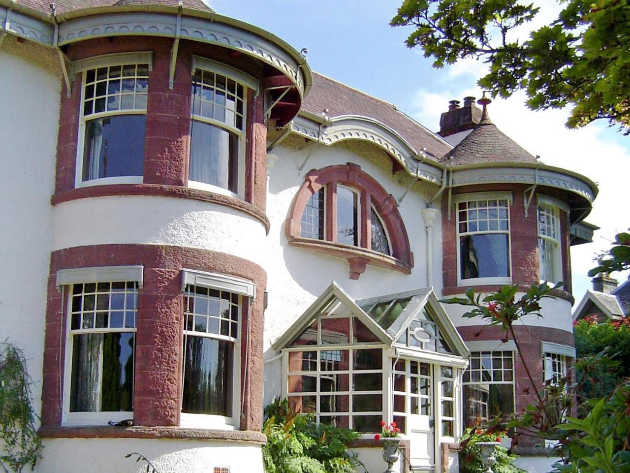 Dunvarlich House — 5-Star Luxury Hotel in Aberfeldy, United Kingdom