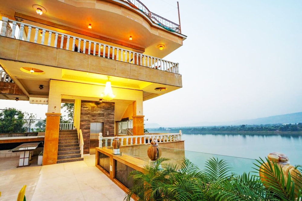 TreeHouseNarmade A Riverfront Resort Spa in Jagdalpur, India