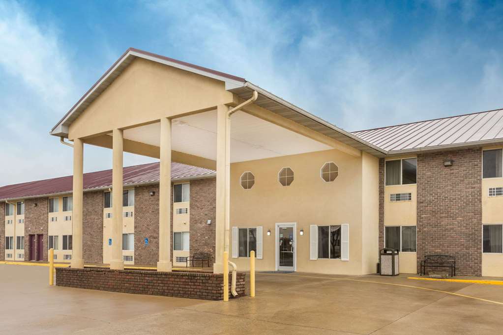 Baymont by Wyndham Bowling Green - featured photo