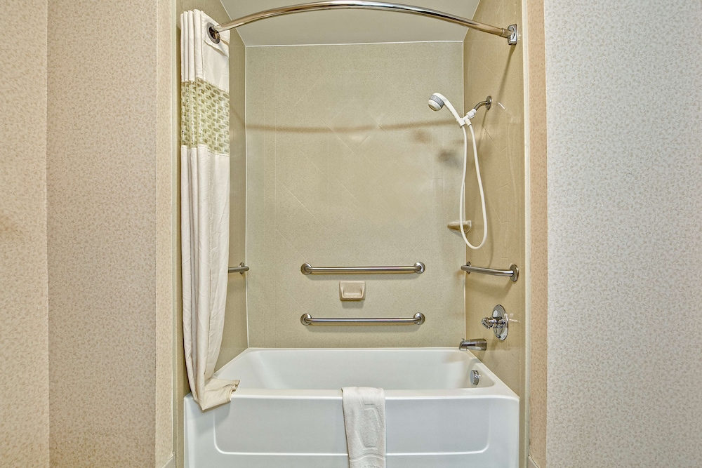 Hampton Inn Quincy - photo 14