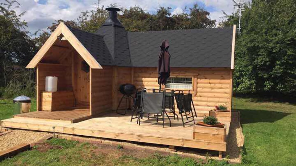 Elton Barn Fishery & Retreat in Nottingham, United Kingdom