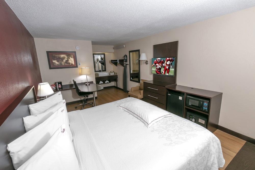 Red Roof Inn PLUS Pittsburgh East Monroeville - photo 14