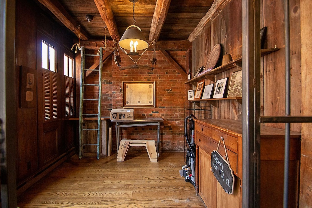 Country Squire Inn & Suites - photo 14