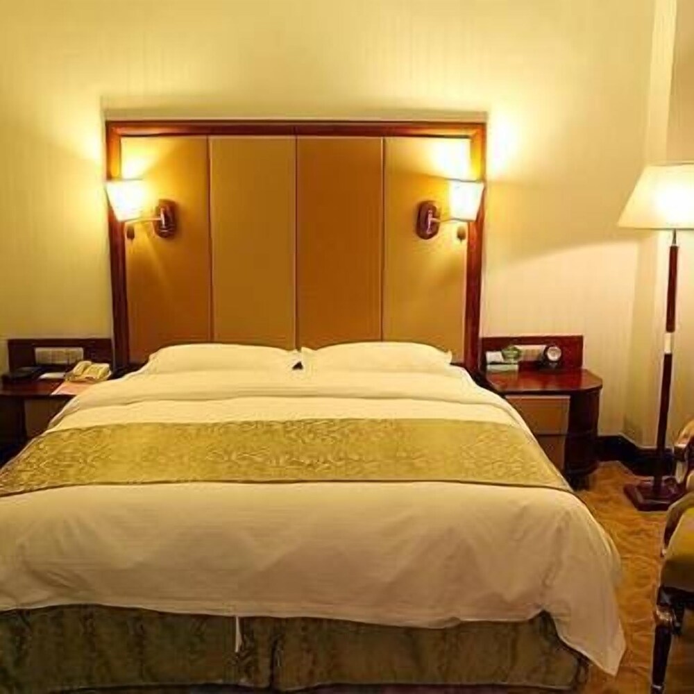 West Lake Garden Hotel — 4-Star Luxury Hotel in Guiyang, People's Republic of China