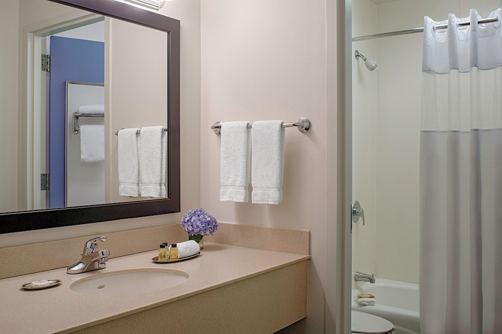 Federal City Inn and Suites - photo 14