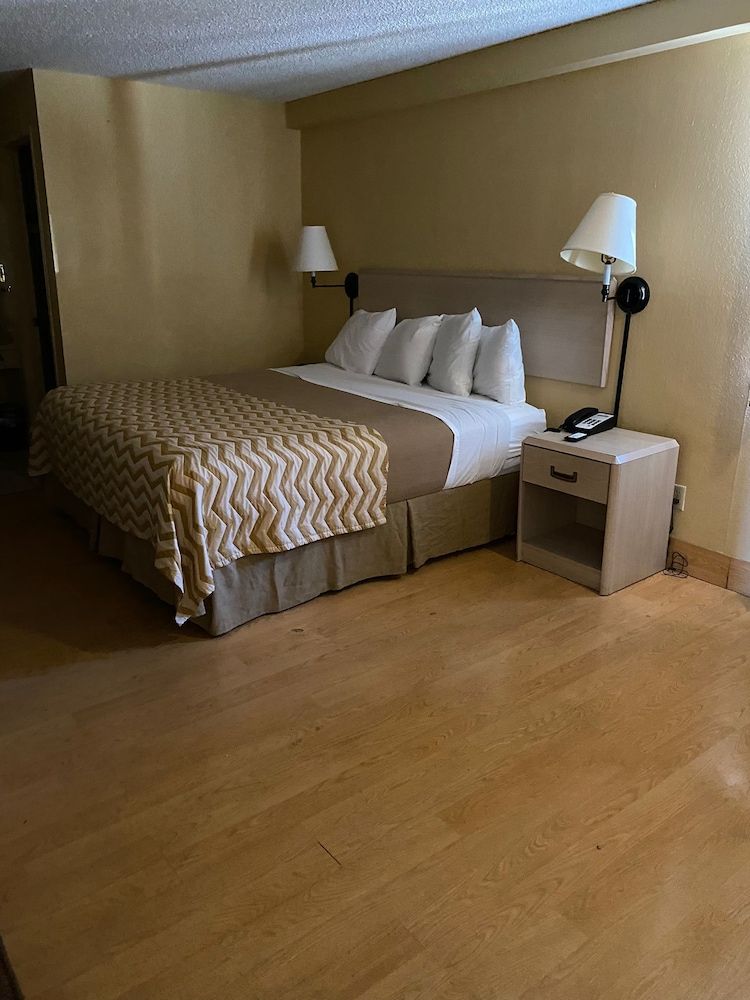 Rodeway Inn Tacoma - photo 16