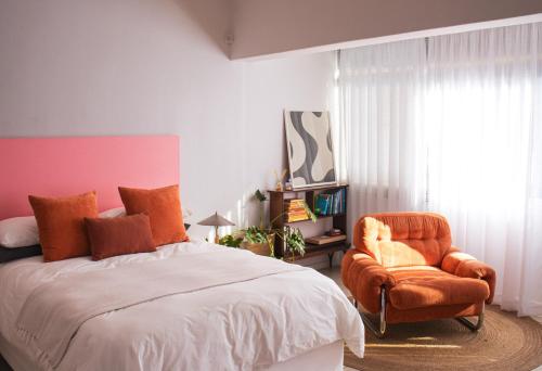 Cosy Eclectic Apartment in Sea Point