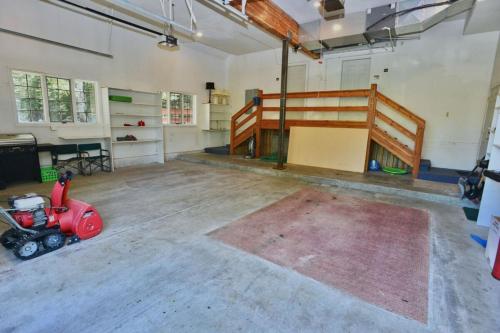 Spring Mountain Manor by Casago McCall Donerightmanagement - photo 8