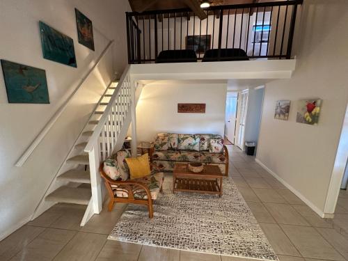 Oceanfront Penthouse with Loft — 4-Star Luxury Hotel in Kailua-Kona, United States