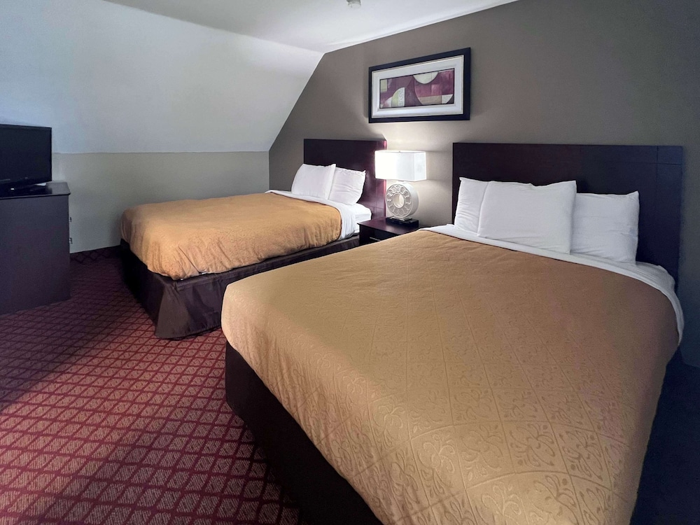 Rodeway Inn & Suites Hershey Chocolate Avenue - photo 36