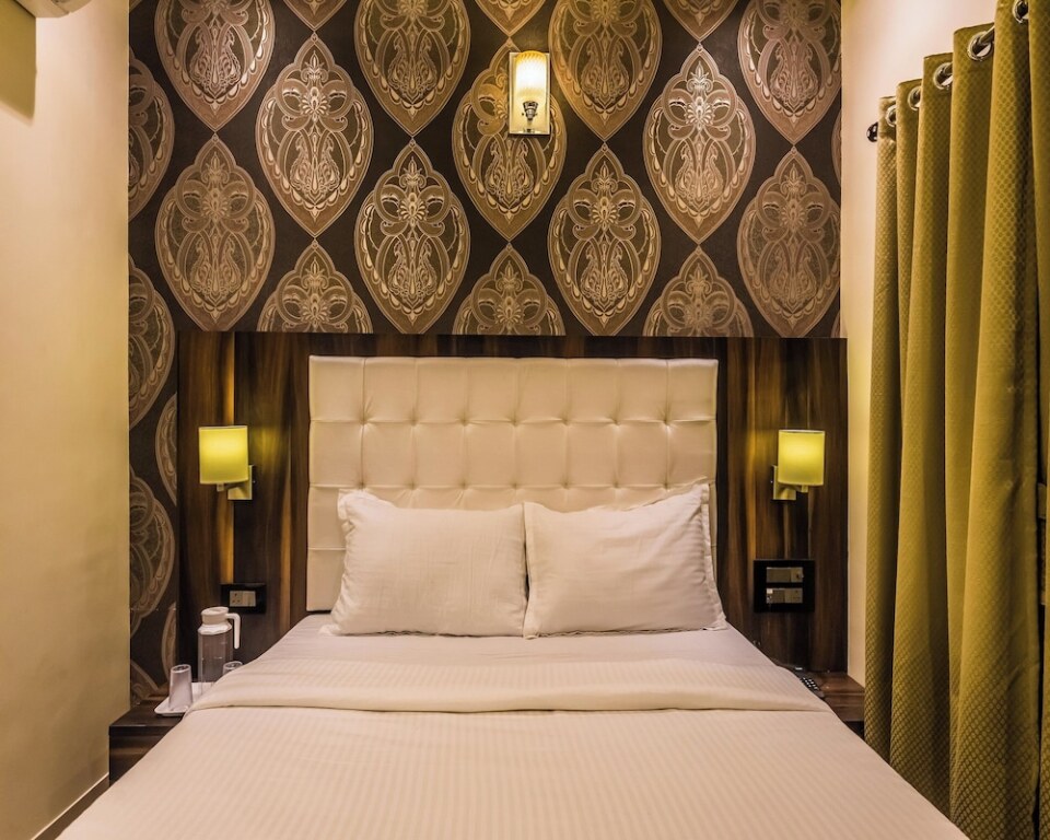 Oyo Rooms Andheri East Asalpha Metro Station 4