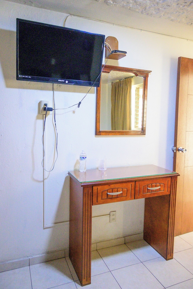 Hotel Acuario En Ocotlán — Ocotlan — photo 4