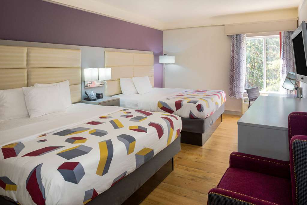 La Quinta Inn & Suites by Wyndham Mobile Daphne - photo 16