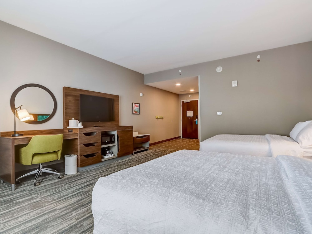 Hampton Inn and Suites by Hilton Cincinnati Midtown Rookwood - photo 26