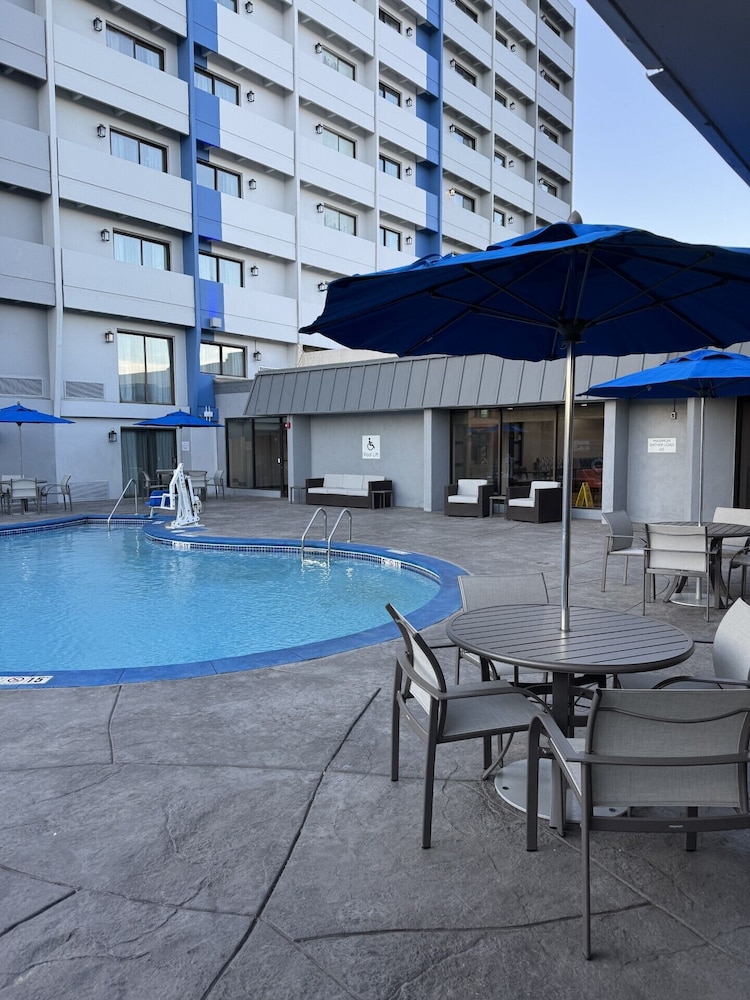Holiday Inn Express Denver Central North by IHG - photo 27