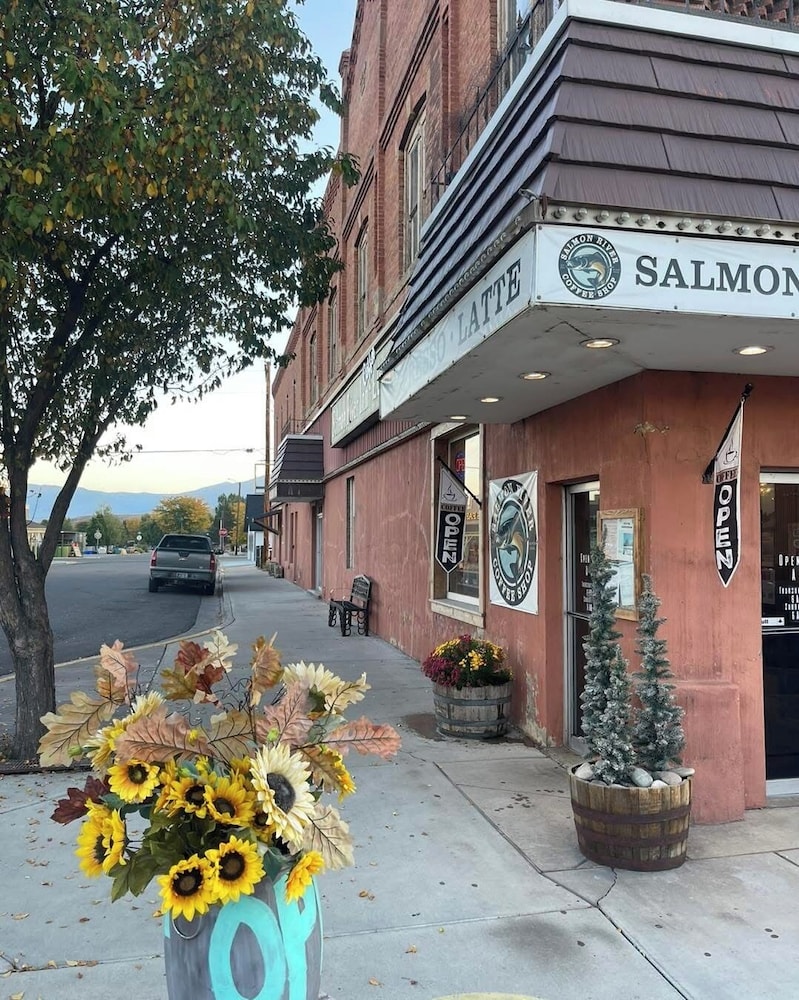Salmon River Inn - photo 26