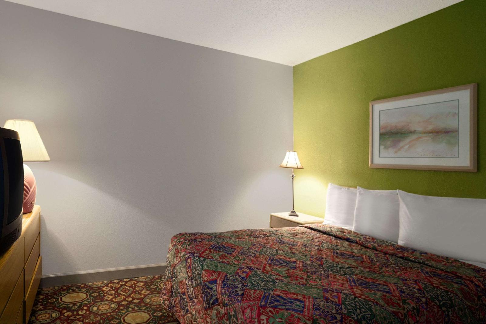 Days Inn by Wyndham West Memphis - photo 6
