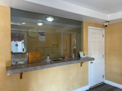 Legacy Inn & Suites Garden Grove CA - photo 11