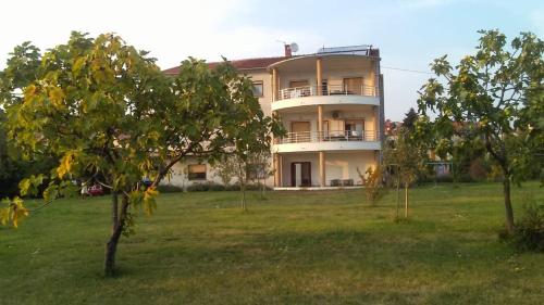 Apartmani Subašić — 4-Star Luxury Hotel in Rubesi, Croatia