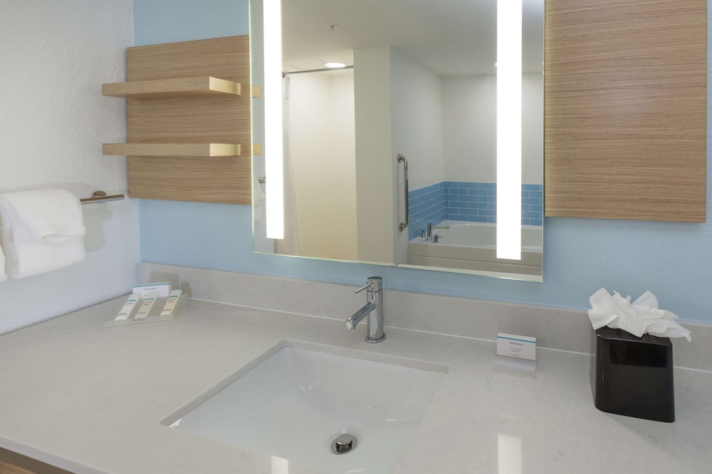 Hilton Garden Inn St. Augustine Beach - photo 30