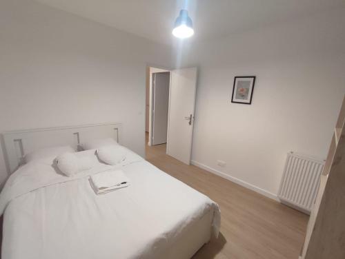 Apparemment Familial in Evry, France