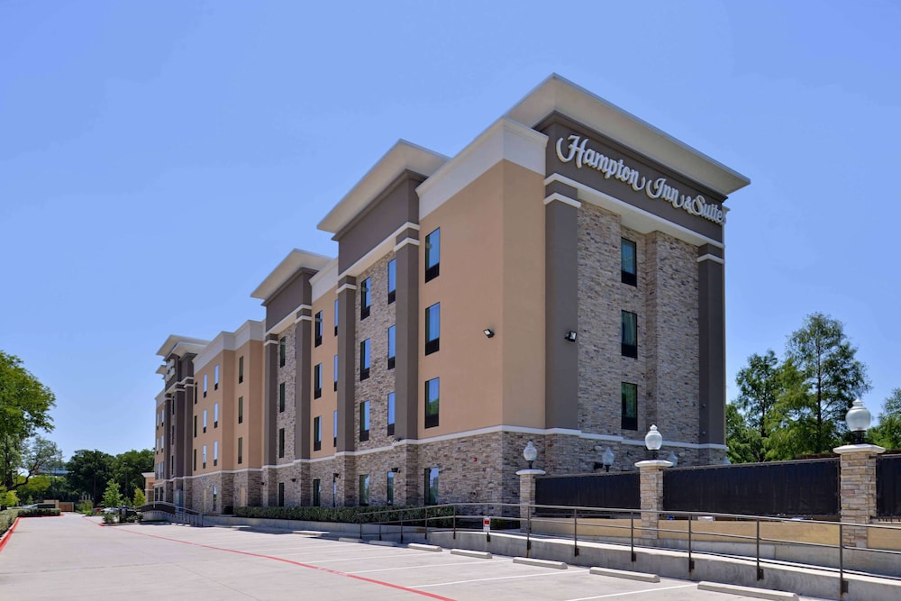 Hampton Inn & Suites Dallas Market Center - photo 74