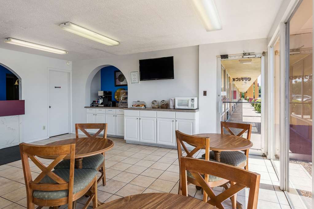 Rodeway Inn Denmark Jackson - photo 25