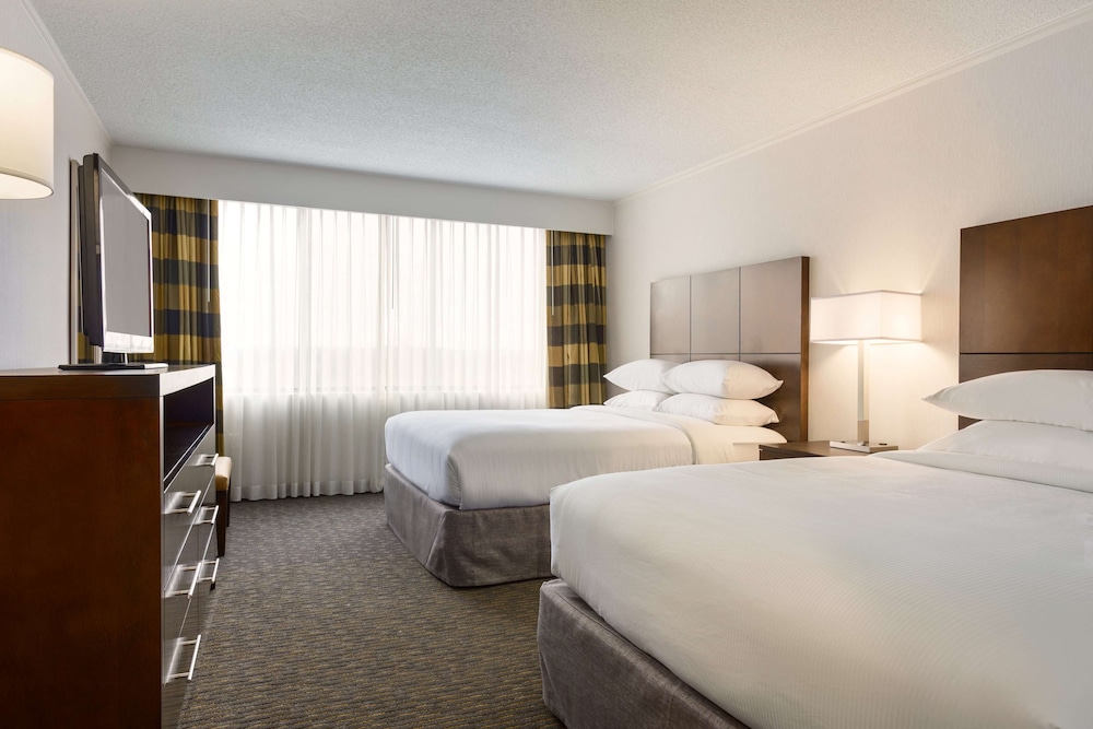 Embassy Suites by Hilton Baltimore at BWI Airport - photo 10