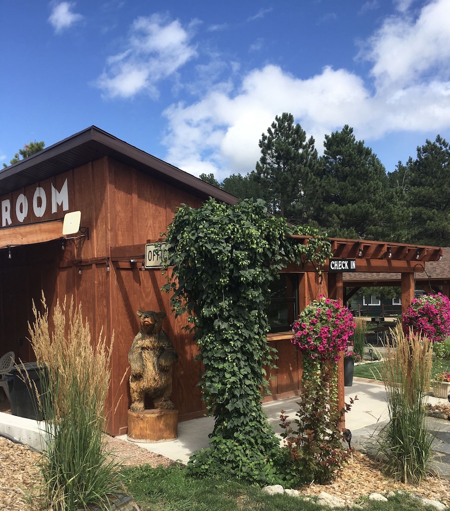 Black Elk Resort Cottages and RV Park - photo 3